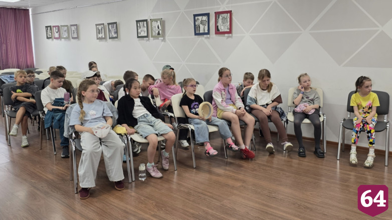 Школьников в каникулы знакомят с фольклором Саратовской области